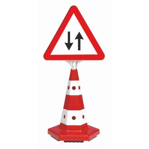 Trafik Konisi Trafik Levhalı